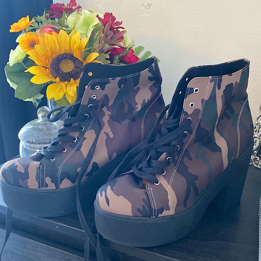 Camo Steve Madden booties, never been worn